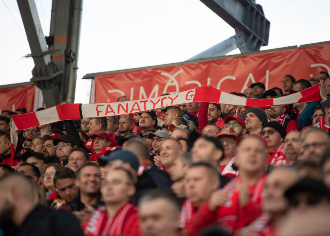 Doping kibiców podczas meczu Widzew Łódź - Raków Częstochowa