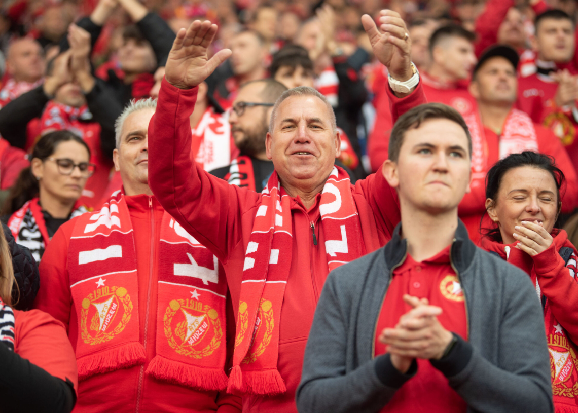 Doping kibiców podczas meczu Widzew Łódź - Raków Częstochowa