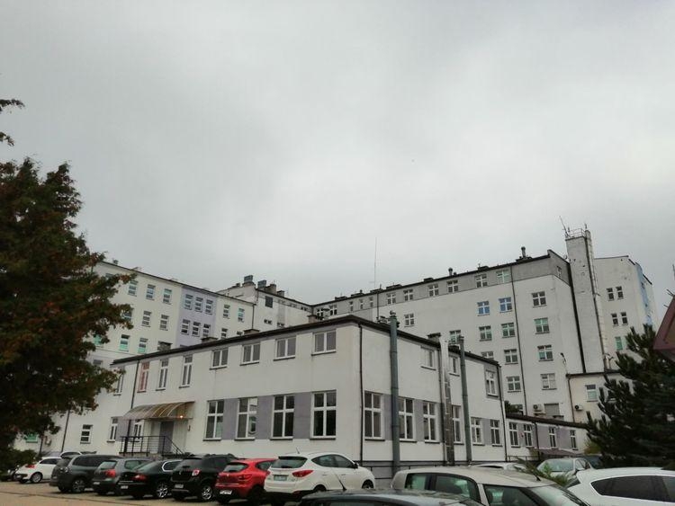 Na nowym oddziale neuroortopedii w Poddębicach zoperowano już 100 osób 1 Na nowym oddziale neuroortopedii w Poddębicach zoperowano 100 osób