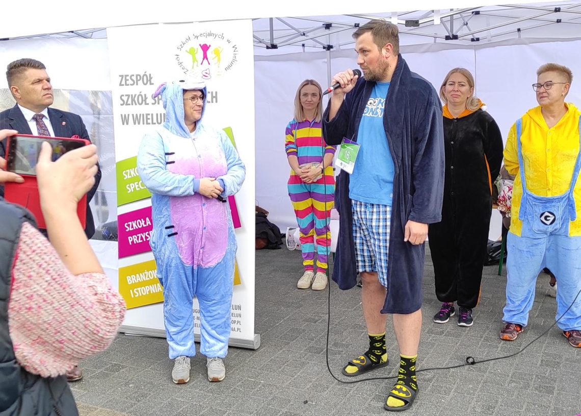 Charytatywny bieg w piżamach po raz drugi w Wieluniu 