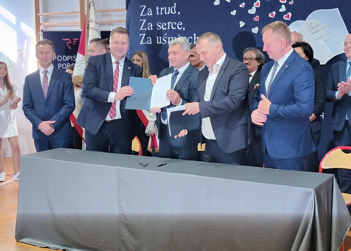 Minister edukacji i nauki z wizytą w Zespole Szkół Powiatowych w Drzewicy