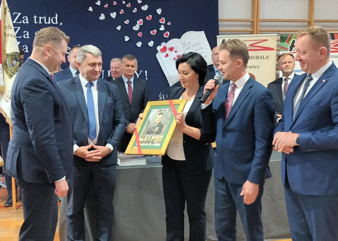 Minister edukacji i nauki z wizytą w Zespole Szkół Powiatowych w Drzewicy