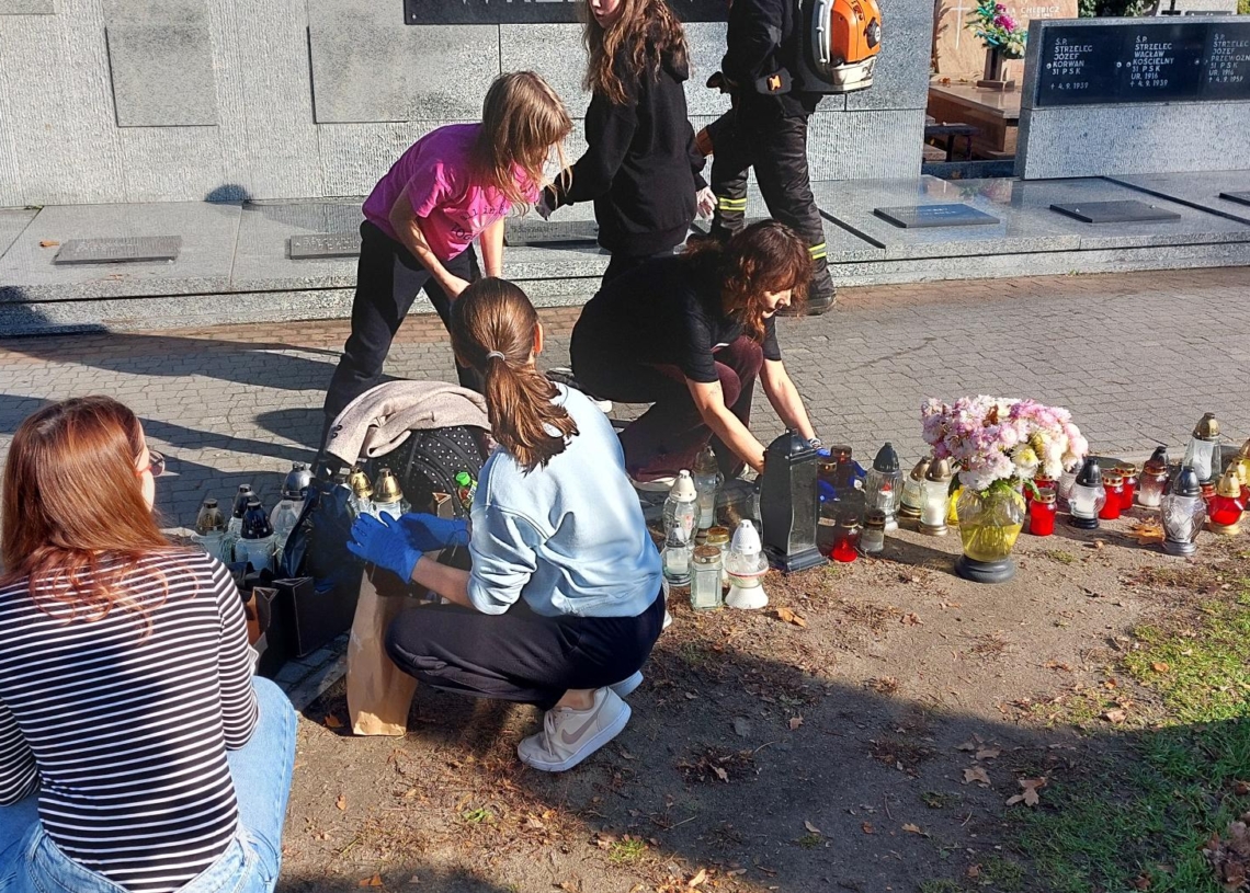 Społeczne porządkowanie cmentarza w Sieradzu