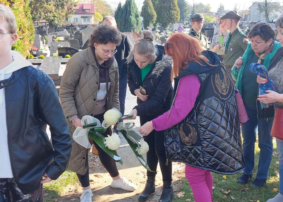 Społeczne porządkowanie cmentarza w Sieradzu