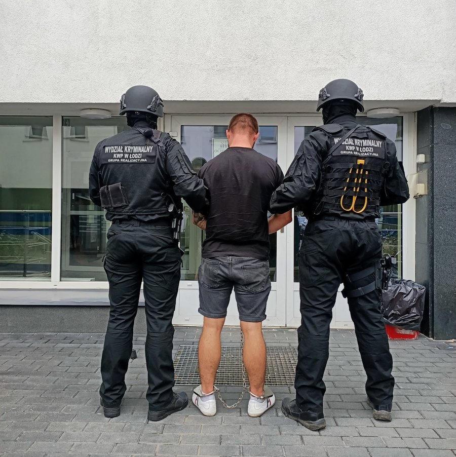 Policjanci zatrzymali złodziei luksusowych samochodów