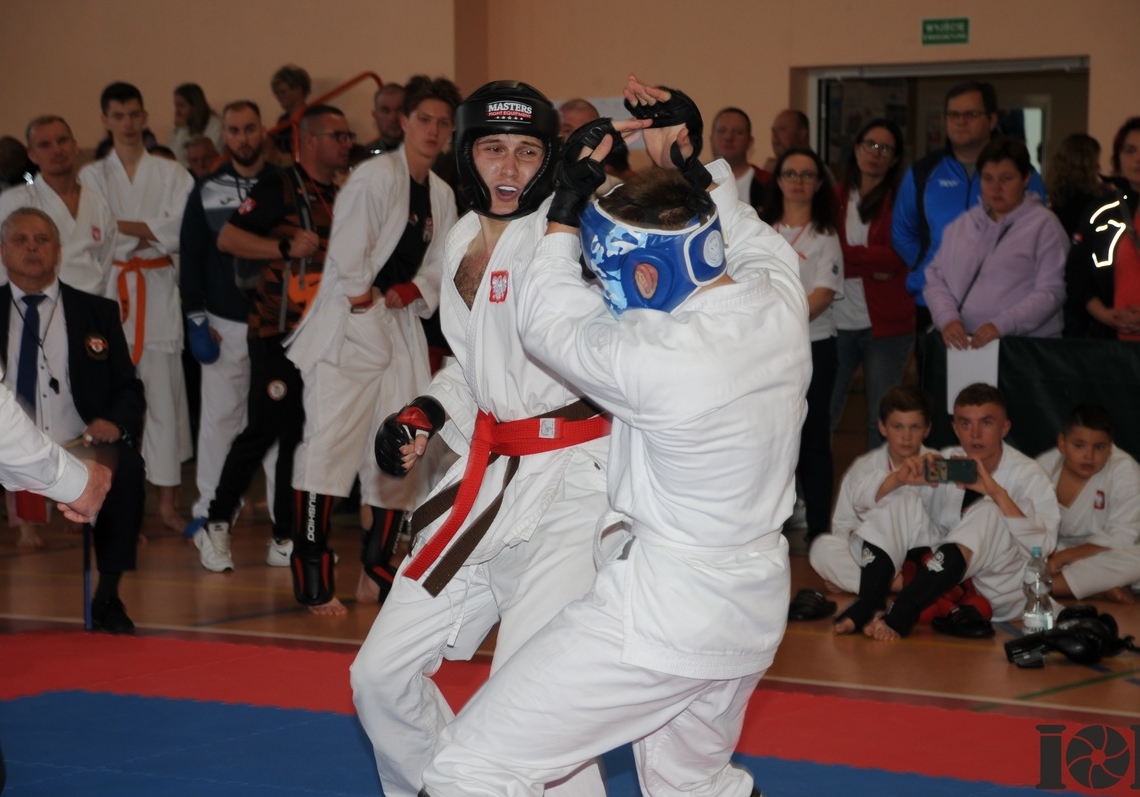Policjant z Poddębic został mistrzem świata w karate kontaktowym
