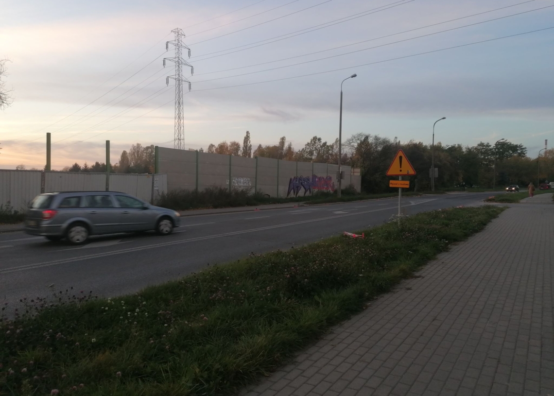 Po zamkniętym odcinku Kasprzaka nadal jeżdżą auta