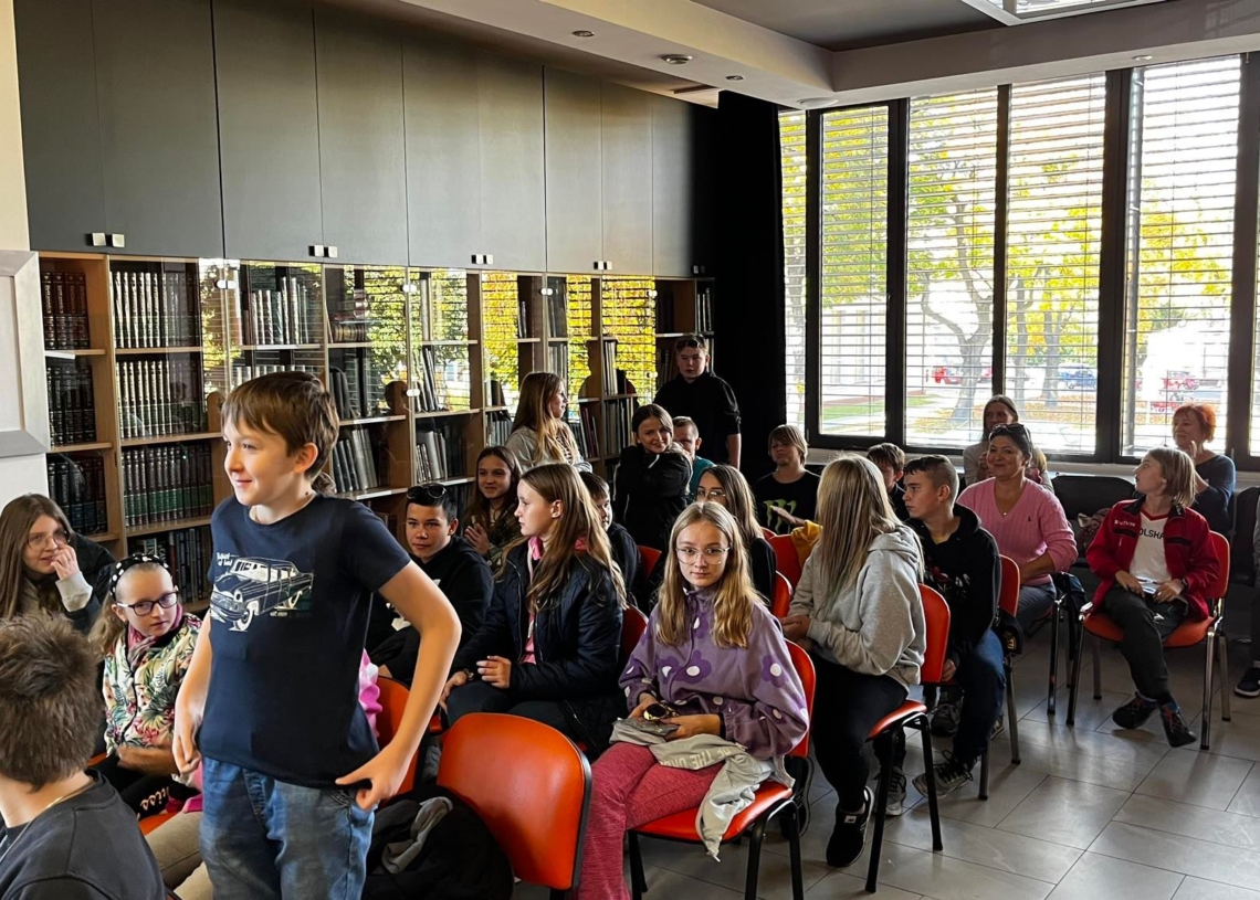 Konopnicka i skradziony rękopis – premiera mobilnej gry terenowej w sieradzkiej bibliotece