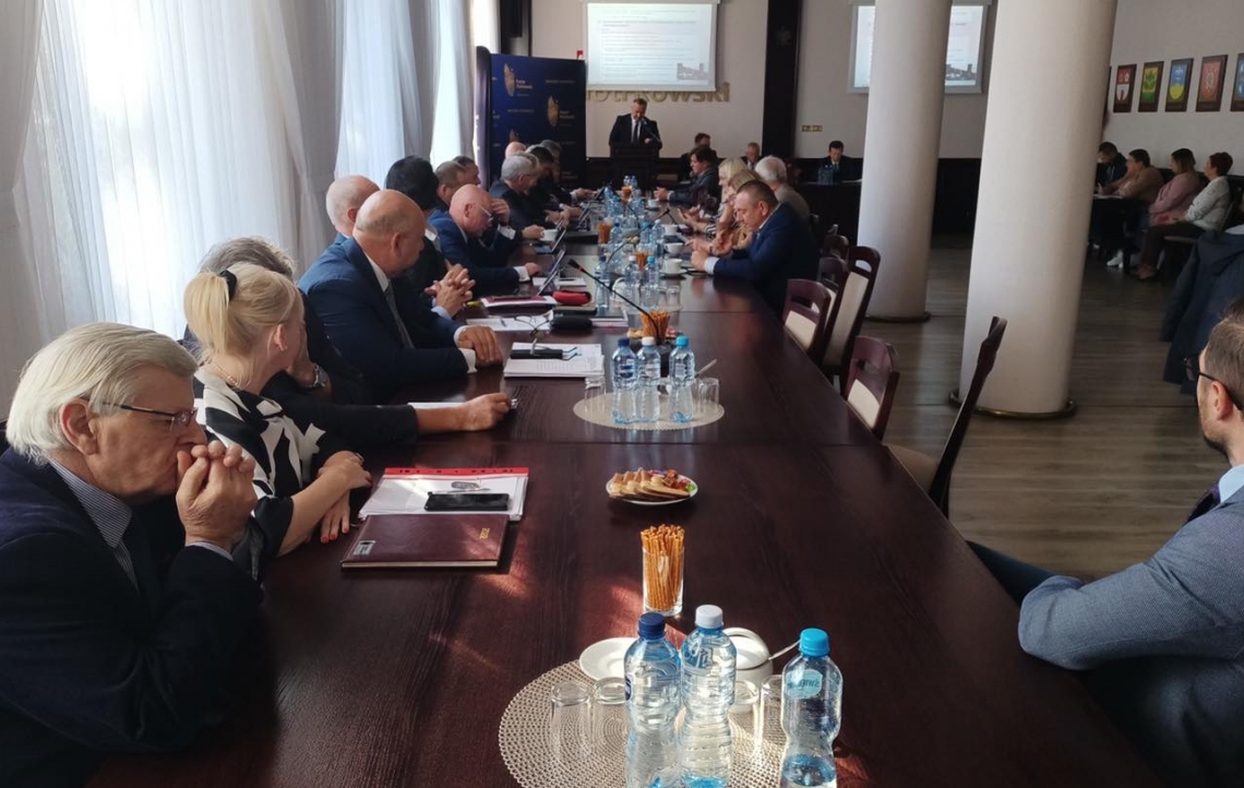 Rada powiatu ograniczyła działalność Powiatowego Centrum Matki i Dziecka w Piotrkowie