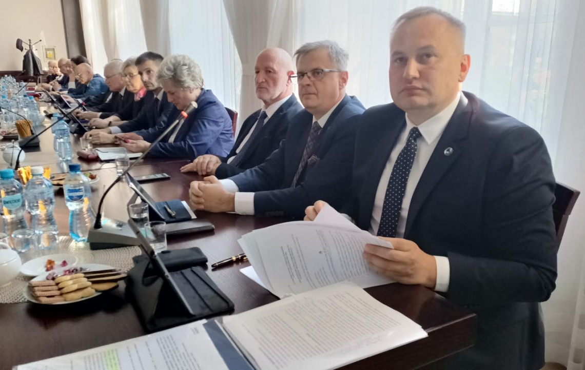 Rada powiatu ograniczyła działalność Powiatowego Centrum Matki i Dziecka w Piotrkowie