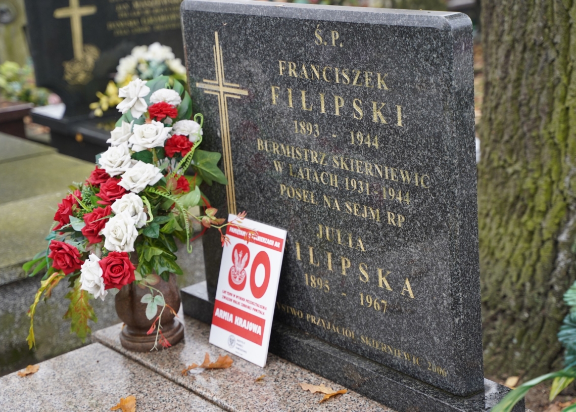 Władze Skierniewic odwiedziły groby swoich poprzedników
