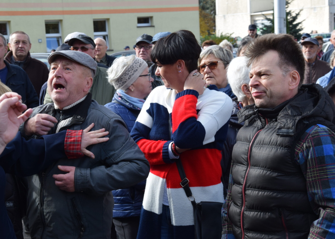 Protest przeciwko podwyżce stawek czynszów w Sieradzu