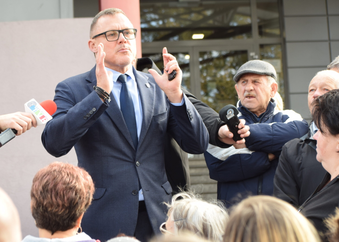 Protest przeciwko podwyżce stawek czynszów w Sieradzu