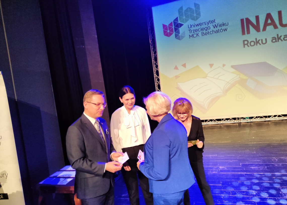 Słuchacze Uniwersytetu Trzeciego Wieku w Bełchatowie zainaugurowali nowy rok akademicki