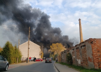 Pożar nielegalnego składowiska opon w Piotrkowie