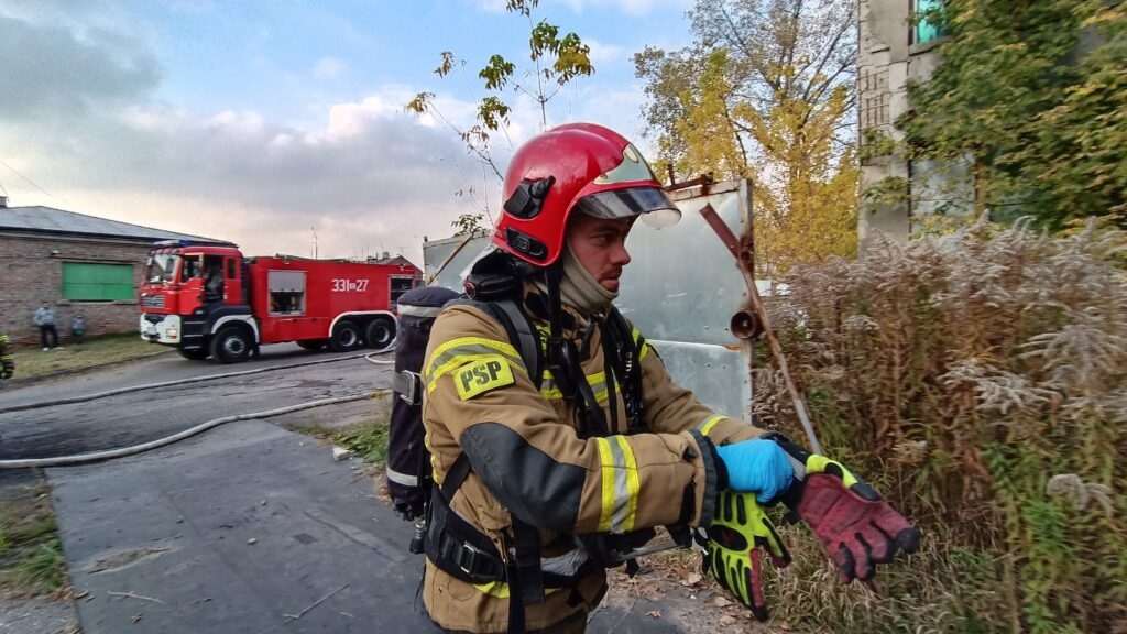Pożar nielegalnego składowiska opon w Piotrkowie