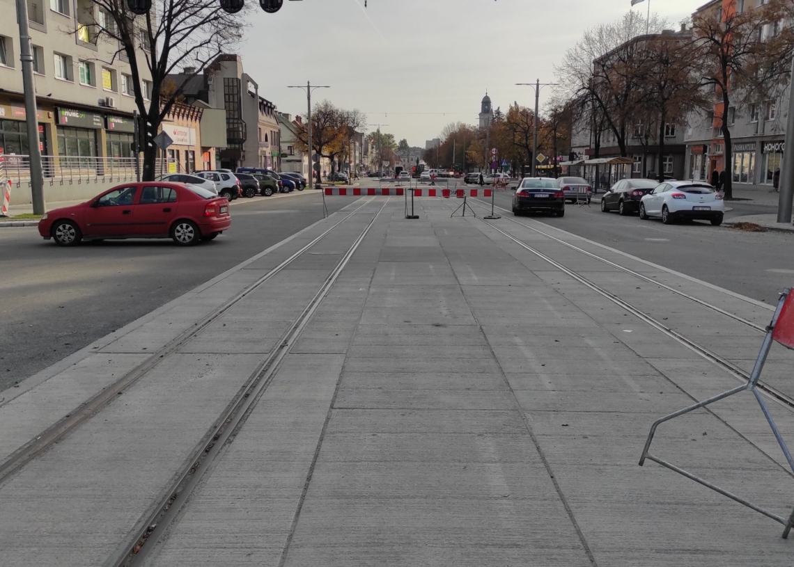 Modernizacja trasy tramwajowej w Pabianicach opóźniona 13 miesięcy. Będzie oddawana do użytku etapami