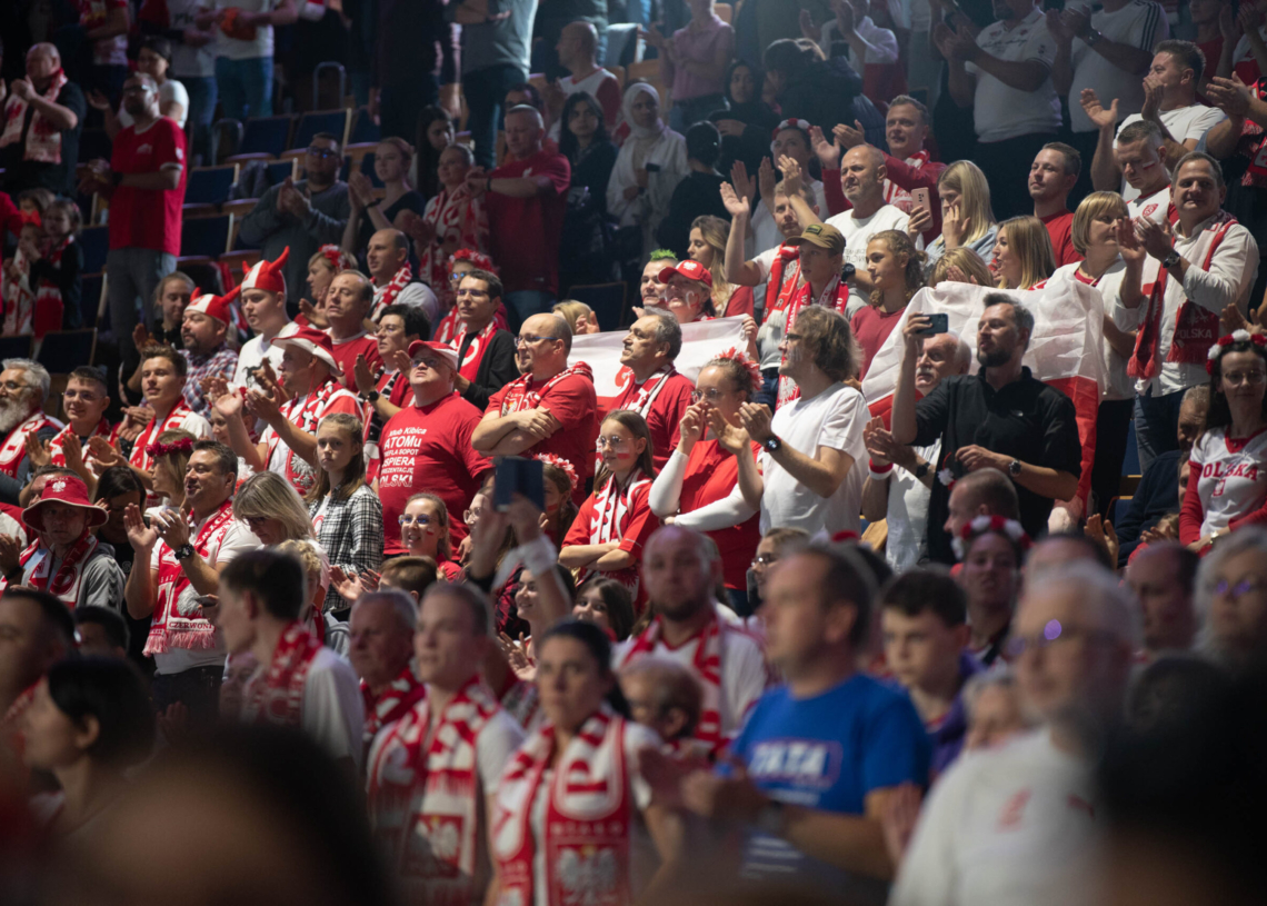 Kibice podczas meczu Polska-Kanada
