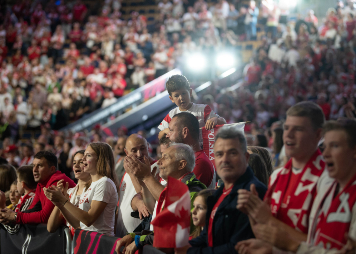 Kibice podczas meczu Polska-Kanada