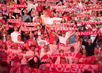 Doping kibiców podczas meczu Polska-Kanada