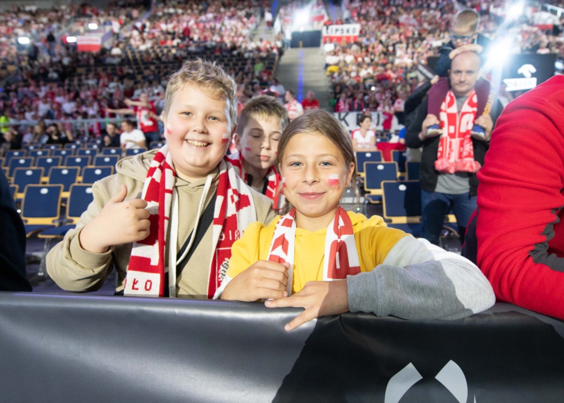 Kibice podczas meczu Polska-Kanada