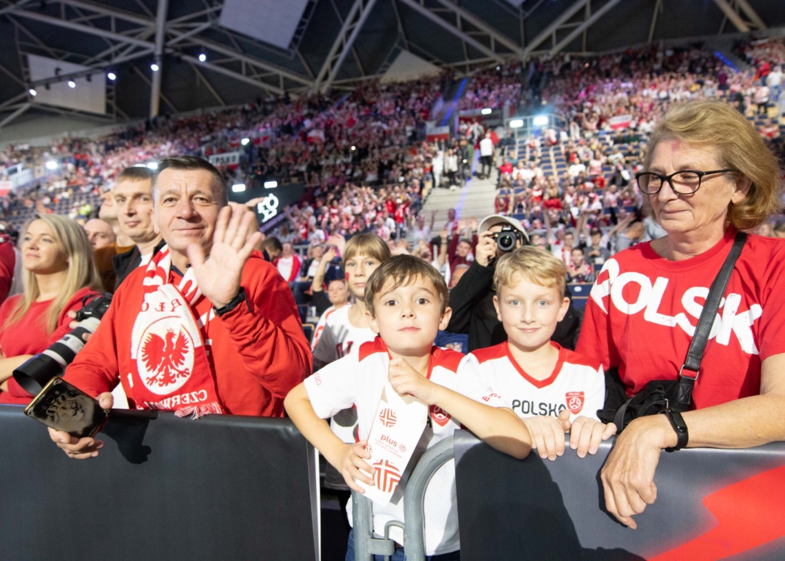 Kibice podczas meczu Polska-Kanada