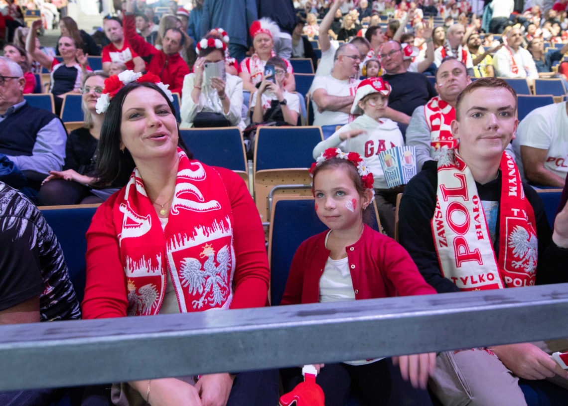 Kibice podczas meczu Polska-Kanada
