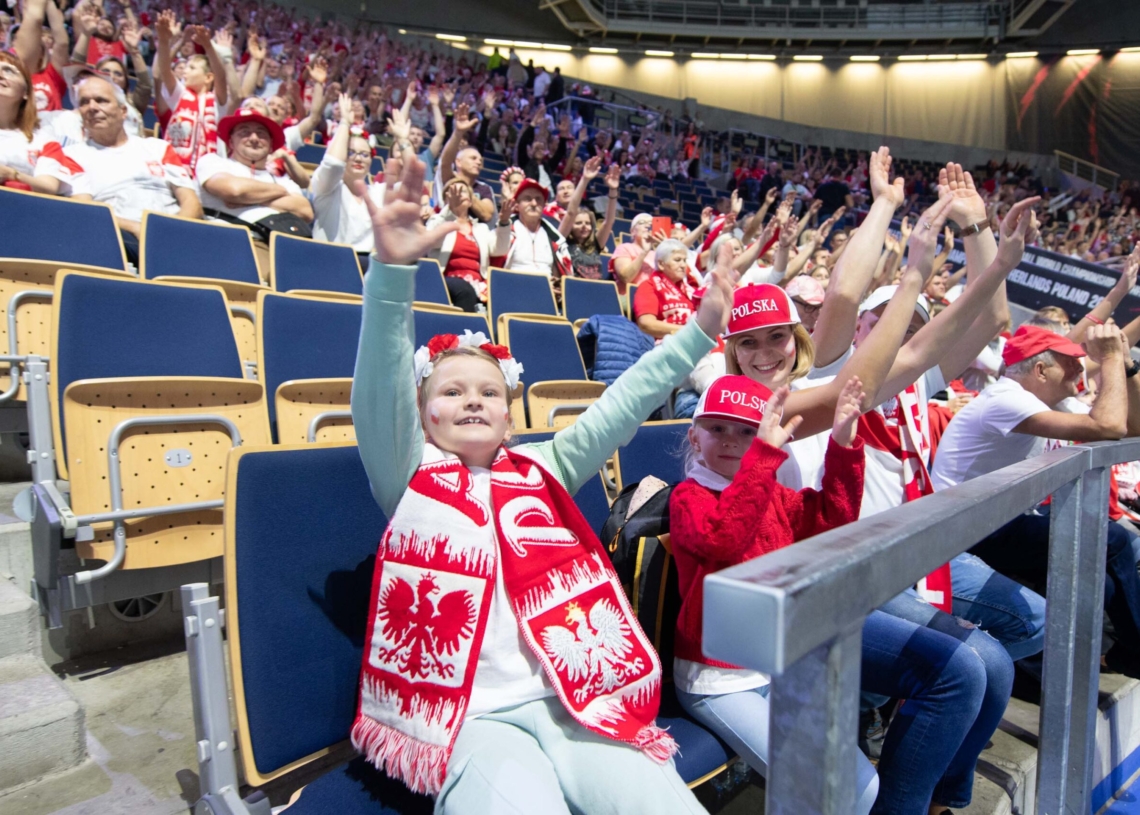 Kibice podczas meczu Polska-Kanada