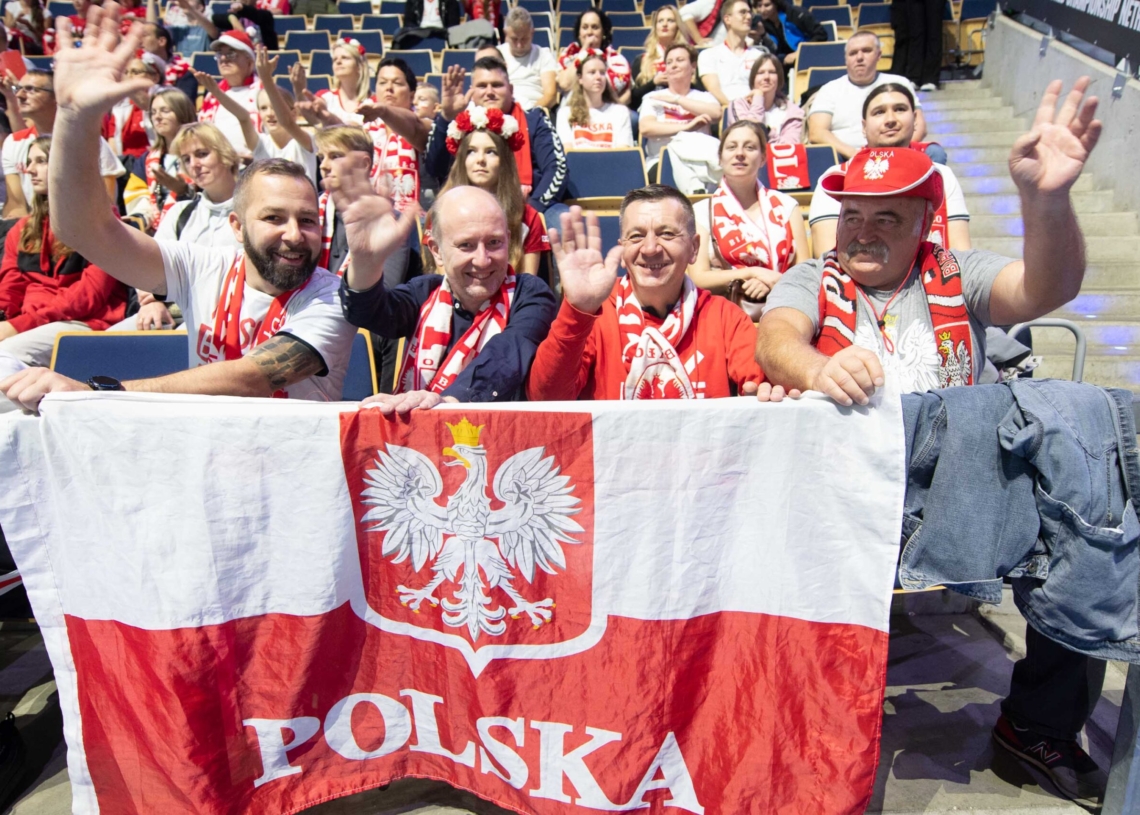 Kibice podczas meczu Polska-Kanada