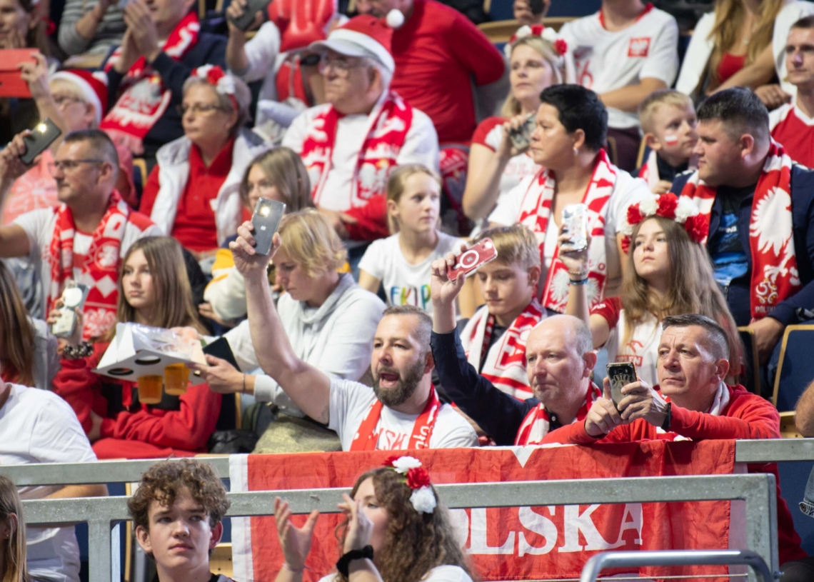 Kibice podczas meczu Polska-Kanada