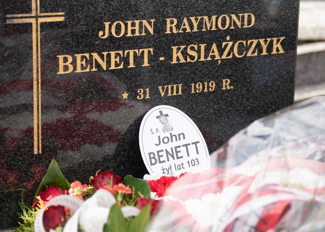 John Benett spoczął na cmentarzu w Krzepczowie