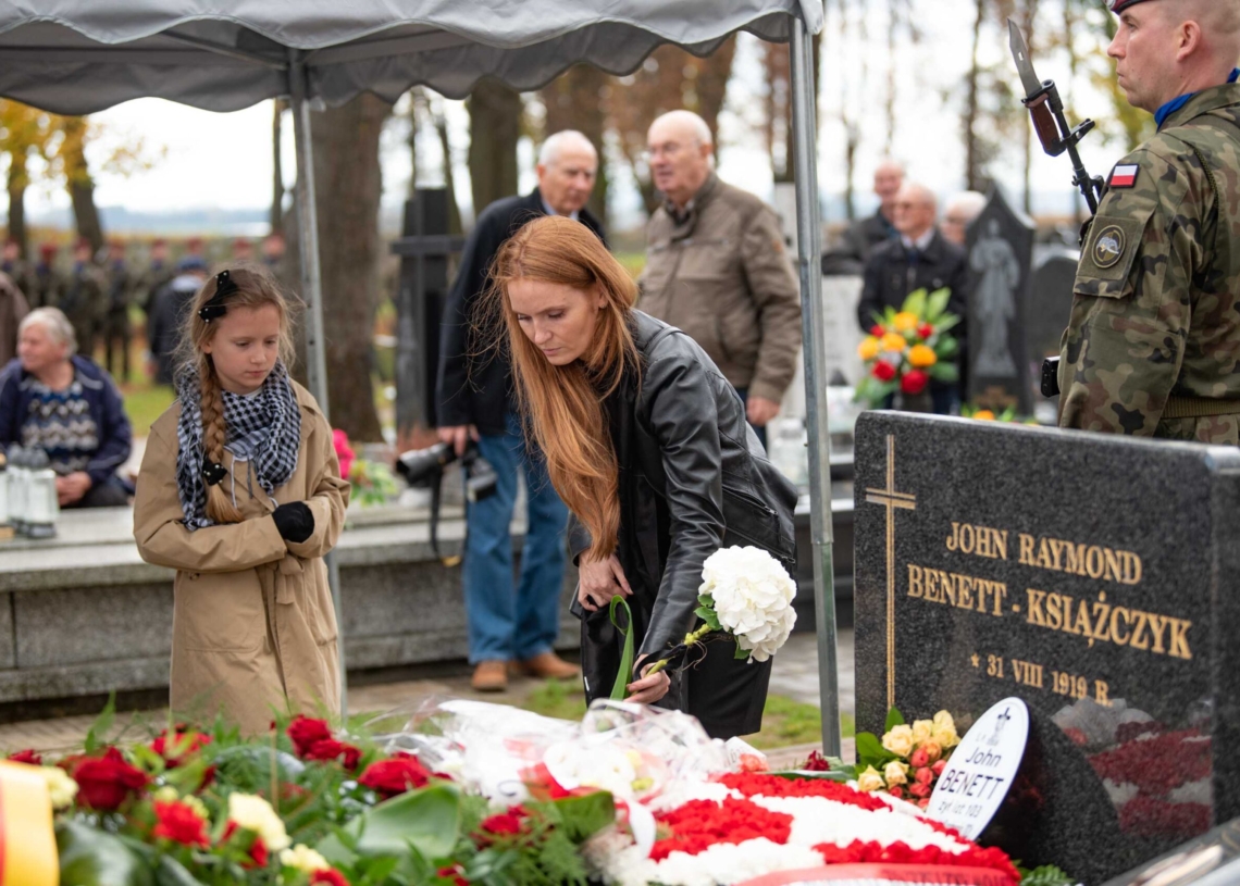 John Benett spoczął na cmentarzu w Krzepczowie