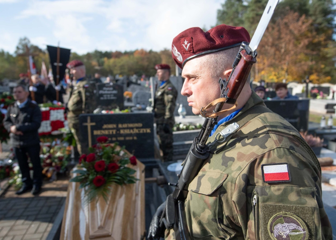 John Benett spoczął na cmentarzu w Krzepczowie