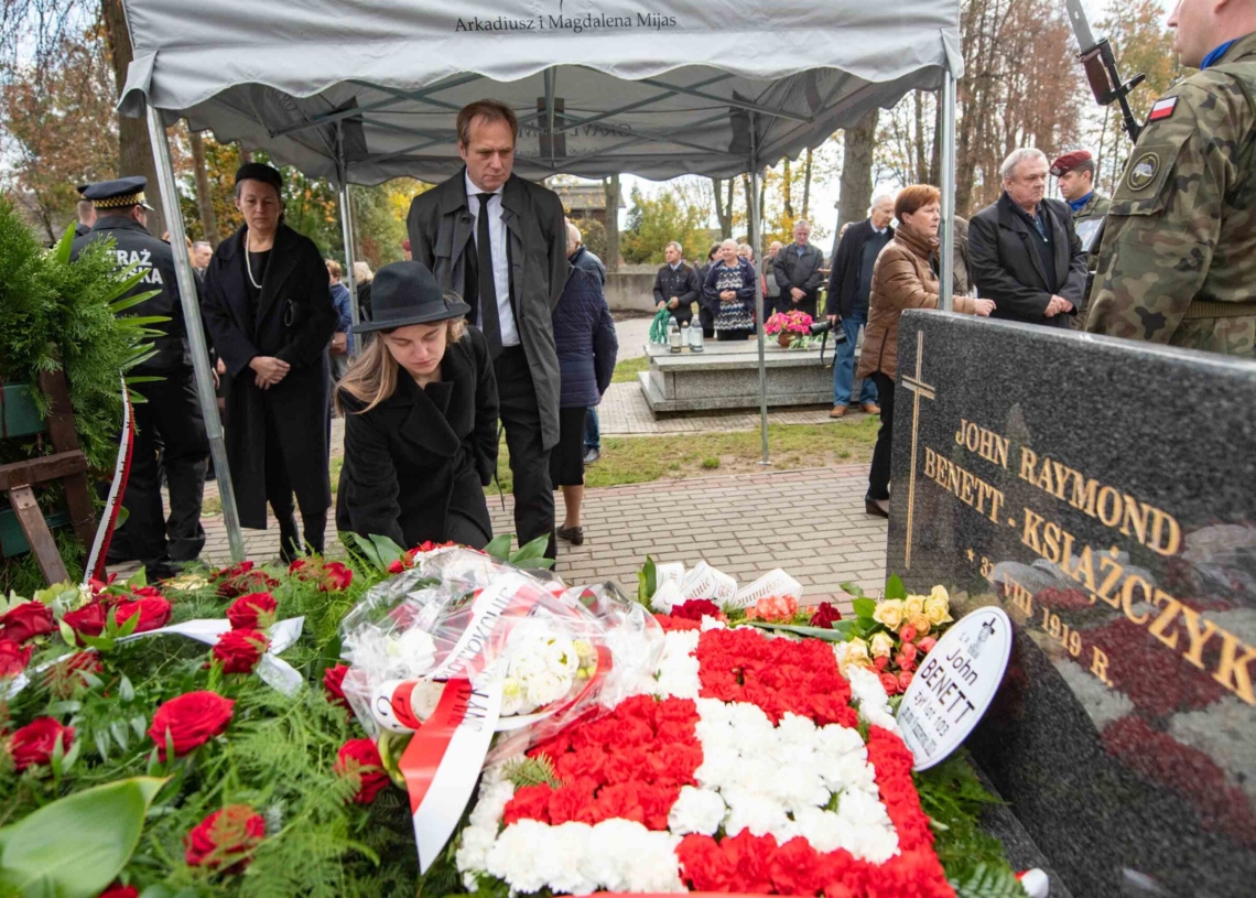 John Benett spoczął na cmentarzu w Krzepczowie