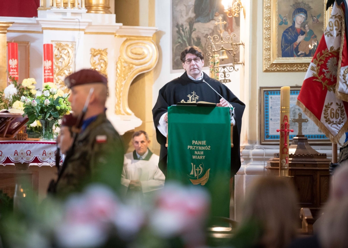 John Benett spoczął na cmentarzu w Krzepczowie