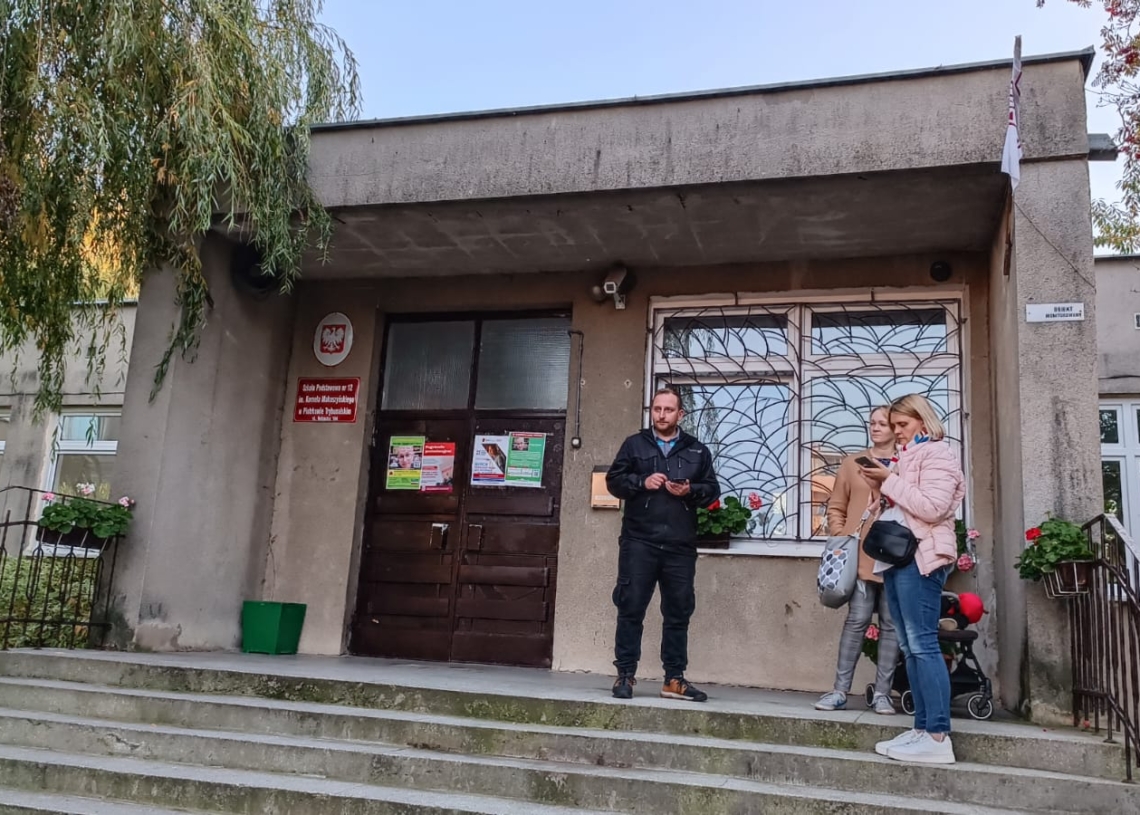 Rodzice uczniów SP12 w Piotrkowie obawiają się, że podczas remontu szkoły ich dzieci będą kończyć lekcje wieczorem