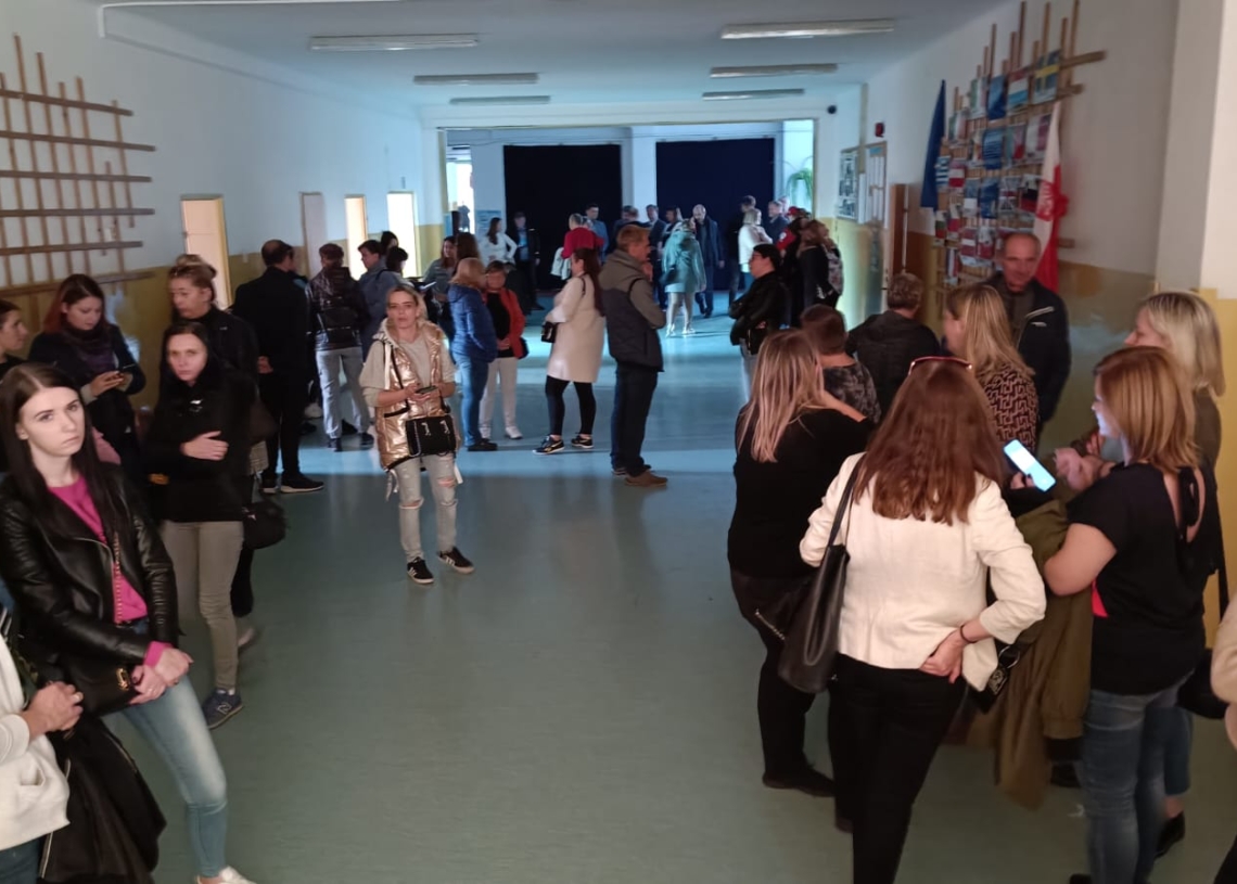 Rodzice uczniów SP12 w Piotrkowie obawiają się, że podczas remontu szkoły ich dzieci będą kończyć lekcje wieczorem