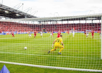 Widzew znów wygrywa. Karny Kreuzrieglera i piękny gol Hanouska [ZDJĘCIA]