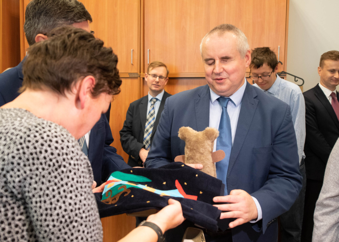 Wizyta Ministra Wdówika na Warsztatach Terapii Zajęciowej w Pabianicach