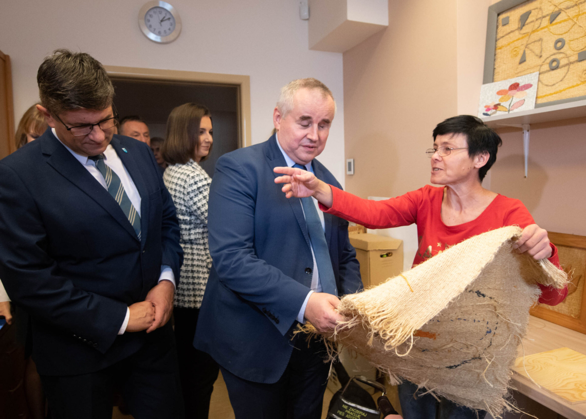 Wizyta Ministra Wdówika na Warsztatach Terapii Zajęciowej w Pabianicach