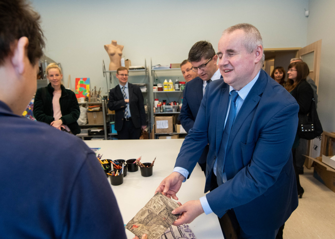 Wizyta Ministra Wdówika na Warsztatach Terapii Zajęciowej w Pabianicach