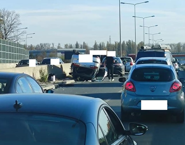 Dachowanie na Trasie Górna w Łodzi
