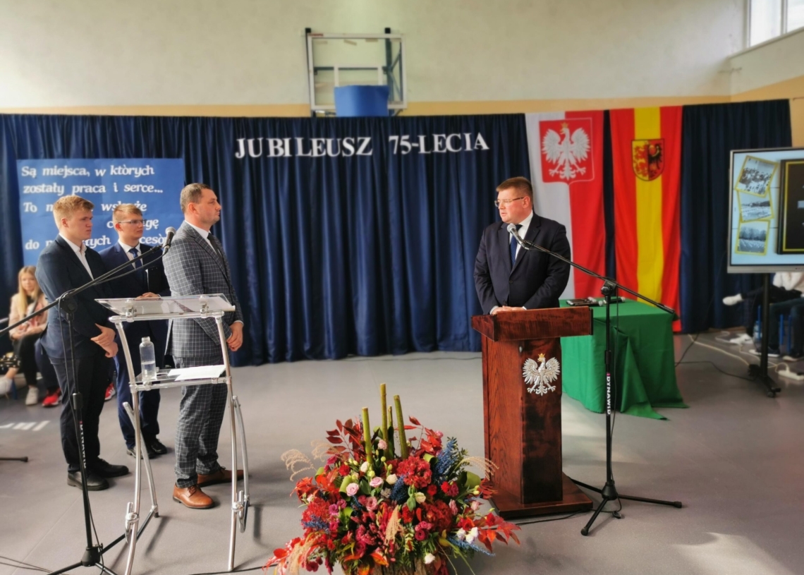 75 lat Powiatowego Zespołu Szkół nr 1 w Sieradzu