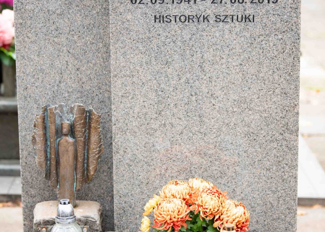 Groby w Alei Zasłużonych