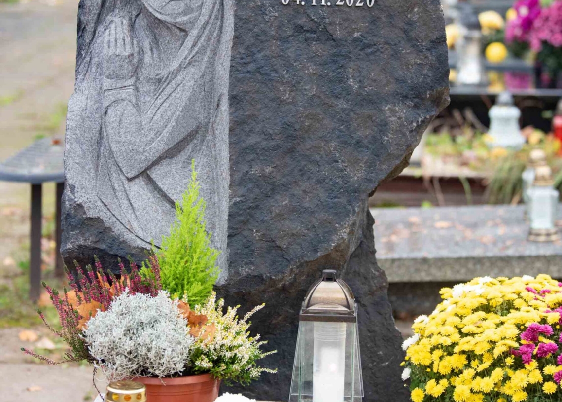 Groby w Alei Zasłużonych