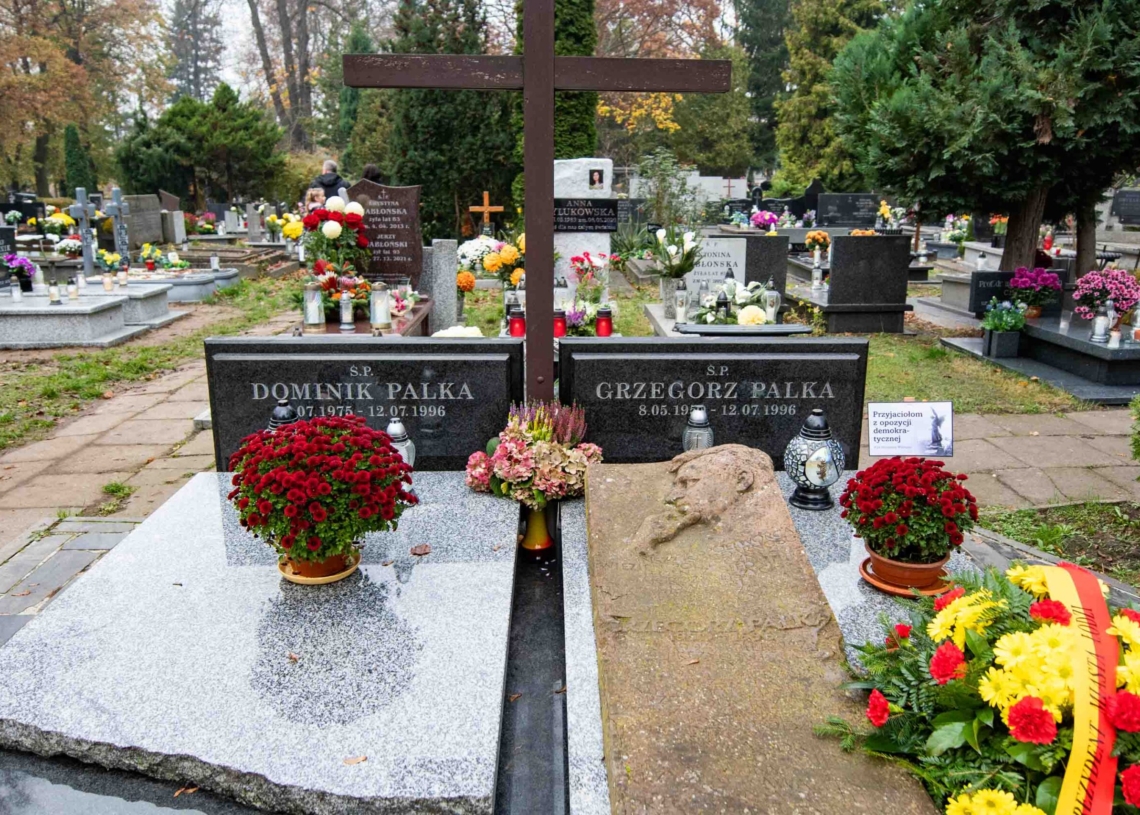 Groby w Alei Zasłużonych