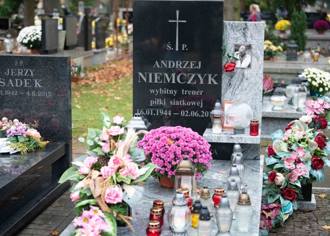 Groby w Alei Zasłużonych