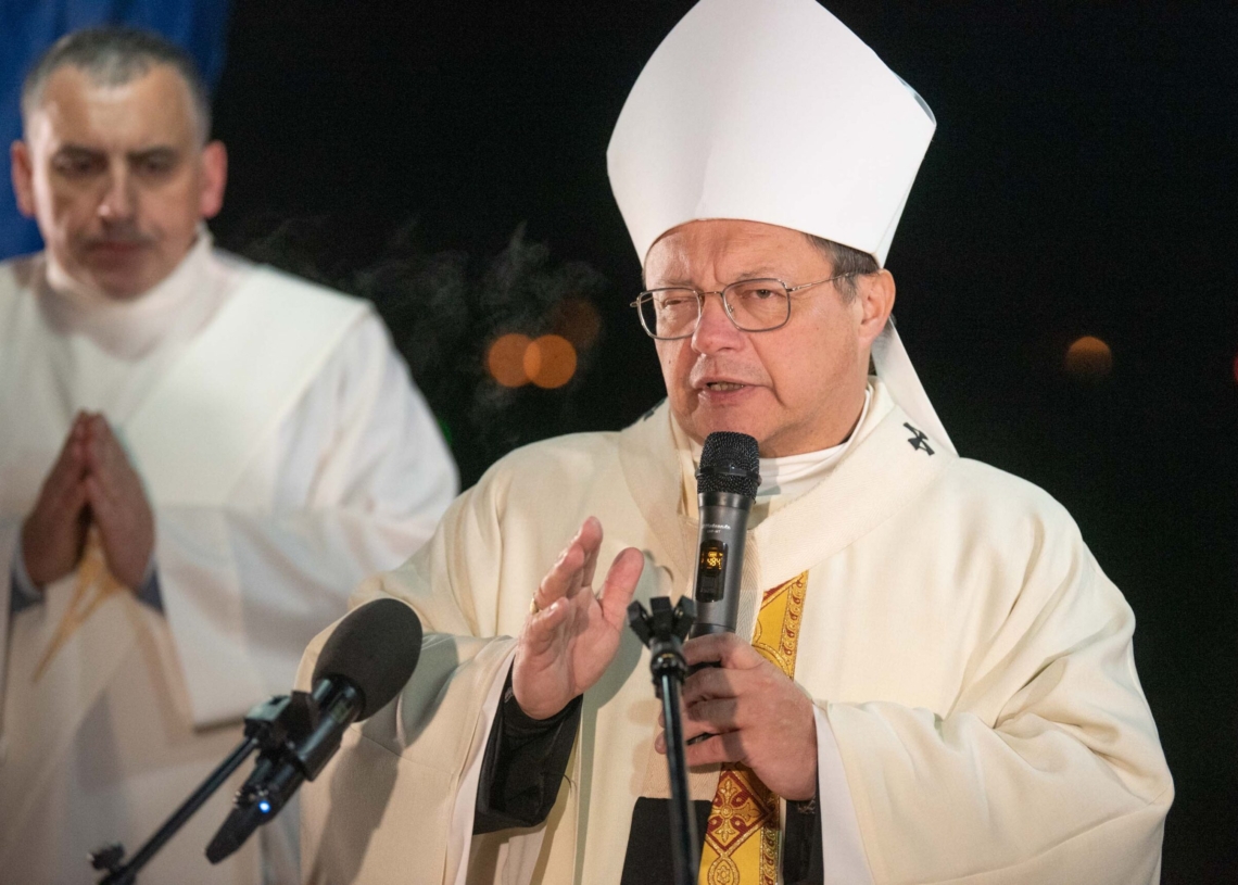 Cmentarz samotnych w Łodzi. Msza święta za bezdomnych i bezimiennych