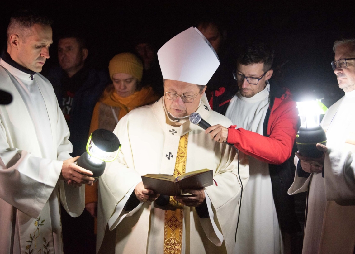Cmentarz samotnych w Łodzi. Msza święta za bezdomnych i bezimiennych