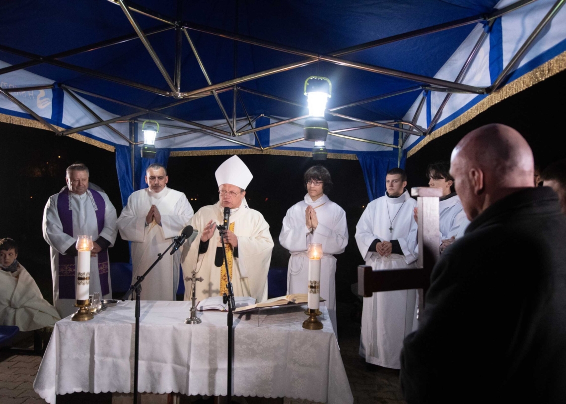 Cmentarz samotnych w Łodzi. Msza święta za bezdomnych i bezimiennych